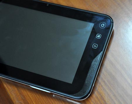 Loa và các phím chức năng được thiết kế hiện đại.