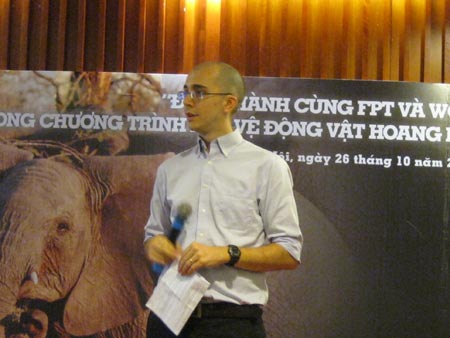 Tiến sĩ Scott Roberton, Giám đốc quốc gia, WCS phát biểu tại chương trình về vấn đề Bảo tồn động vật hoang dã tại Việt Nam.