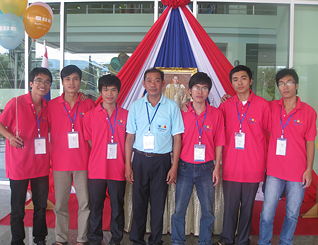 2 đội tuyển của ĐH FPT có mặt tại Phuket Thái Lan đã thể hiện xuất sắc trong cuộc tranh tài cùng 60 đội ACM/ICPC xuất sắc nhất toàn Châu Á.