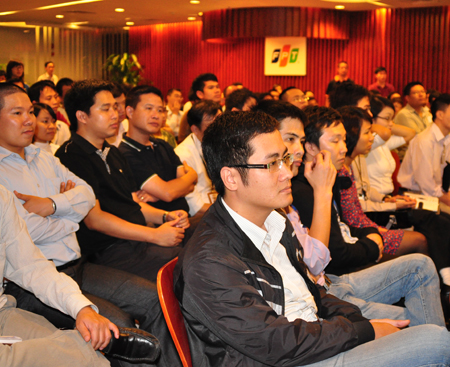 Chương trình đã thu hút sự quan tâm của đông đảo CBNV FPT. Ảnh: Lâm Thao.
