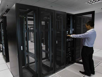 Cũng nhờ Green IT mà Data Center của FPT Telecom sẽ giảm được lượng điện năng tiêu thụ và có thể tiết kiệm được 300 triệu đồng chi phí cho tiền điện. Ảnh: S.T.