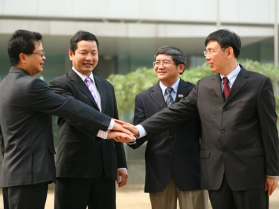 Hội đồng sáng lập FPT gồm 13 thành viên. Ảnh: C.T.