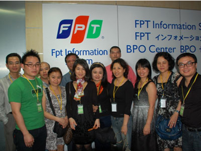 BCH Công đoàn FPT trong chuyến thăm các đơn vị tại Đà Nẵng. Ảnh: C.T.
