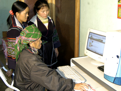 Người dân tại 40 tỉnh sẽ được tiếp cận với máy tính, Internet thông qua dự án này. Ảnh: S.T.
