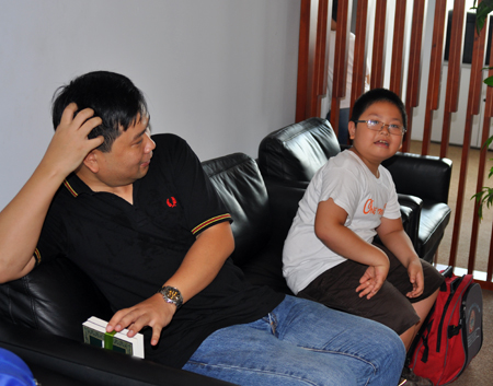 Hai bố con anh Nguyễn Văn Toản (FPT Telecom)