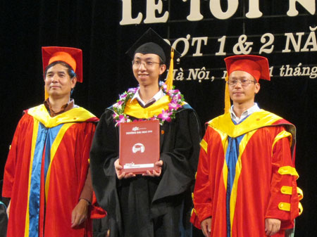 Thủ khoa tốt nghiệp Đại học FPT Nguyễn Hải Hà. Thủ khoa tốt nghiệp Đại học FPT Nguyễn Hải Hà.