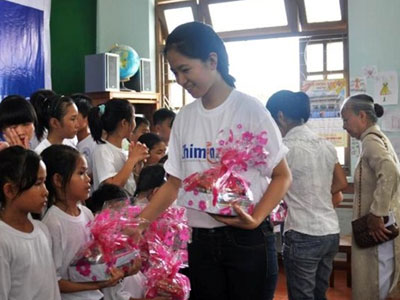 Chương trình có sự tham gia đồng hành của Miss Đại học Huế Nguyễn Thị Châu Loan.