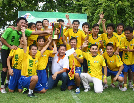Năm 2011 là lần đầu tiên FPT IS vô địch Cup 13/9