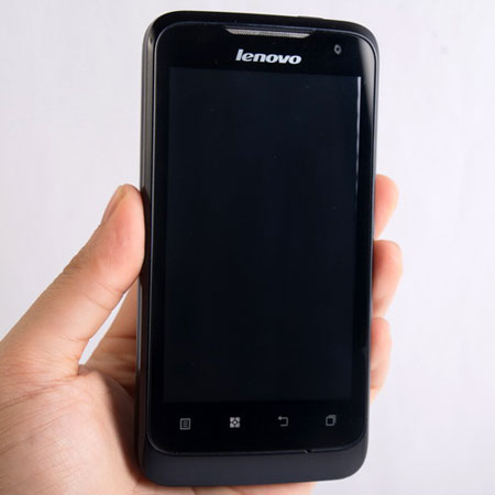 Lenovo P700 là 1 trong 2 sản phẩm smartphone FCE phân phối về Việt Nam trong đợt này. Sản phẩm kia là Lenovo A65, hướng tới phân khúc trung bình. Ảnh: S.T.