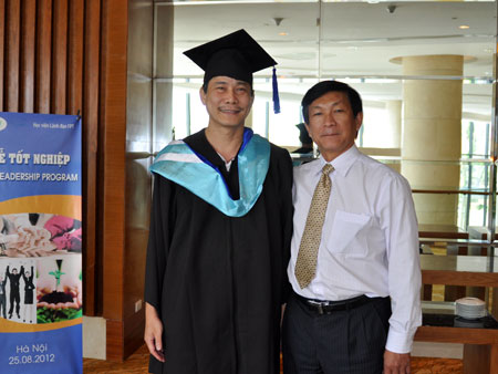 Chụp ảnh kỷ niệm với học viên FPT. Chụp ảnh kỷ niệm với học viên FPT.