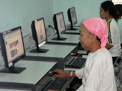 Dự án Nâng cao khả năng sử dụng máy tính và truy cập Internet công cộng tại Việt Nam đã bắt đầu được nghiệm thu. Ảnh: S.T.