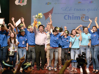 Hơn 1.000 tình nguyện viên đăng ký tham gia giải thưởng Chim Én 2012. Ảnh: Thanh Nga.