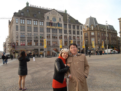 Lưu dấu ở Quảng trường Dam square, Hà Lan trong chuyến du lịch châu Âu. Ảnh: NVCC.