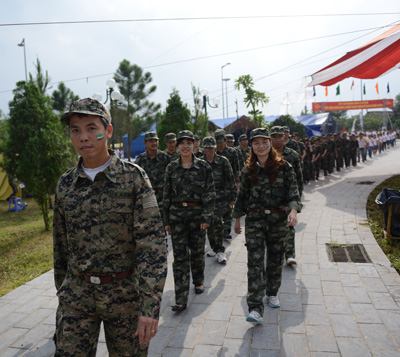 Màn diễu hành đậm chất lính của đoàn FPT IS ERP, dưới sự chỉ huy của TGĐ Mai Công Nguyên.