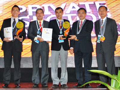 Đại diện FPT IS, PTGĐ Nguyễn Tuấn Hùng nhận giải Vàng