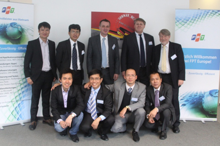 TGĐ FPT Sofware Nguyễn Thành Lâm cùng đội ngũ CBNV chịu trách nhiệm phát triển thị trường Đức