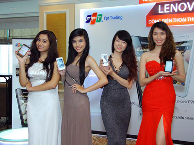 Doanh số từ các sản phẩm smart phone Lenovo hiện chiếm tỷ trọng lớn trong doanh thu của FCE trên cả nước.