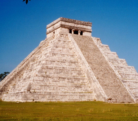 Người Maya có ý niệm về vòng tuần hoàn của sự sống nên ngày cuối cùng 23/12/2012 chỉ đơn thuần là điểm kết thúc của một chu kỳ.