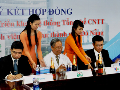 Hợp đồng cung cấp và triển khai hệ thống tổng thể CNTT cho bệnh viện Ung bướu Đà Nẵng trị giá hơn 57 tỷ đồng. Ảnh: Thu Hương.