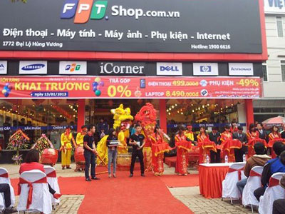 Cửa hàng FPT Shop đầu tiên tại Việt trì đã chính thức khai trương. Ảnh: Ngọc Tú.