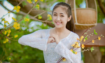 Hot girl Đà Nẵng rạng rỡ đón xuân