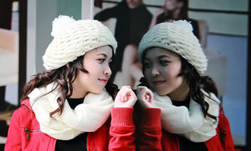 Hot girl FPT Software rực rỡ giữa phố đông