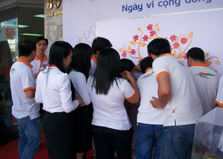 CBNV FPT Trading Mekong nô nức góp sức trong công việc thiện nguyện.