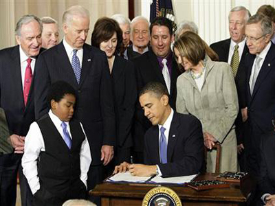 Tổng thống Obama ký dự thảo dự luật y tế mới.
