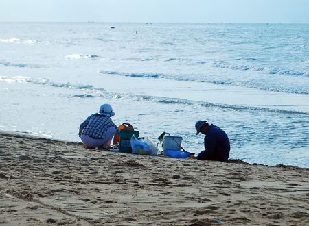 Hoặc mang ra chợ gần đó.