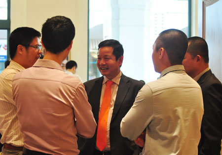 Cổ đông đã biểu quyết thông qua 7 nội dung quan trọng của Đại hội. Trong đó có thông qua việc Chủ tịch Trương Gia Bình tiếp tục kiêm nhiệm vị trí TGĐ FPT và kế hoạch kinh doanh năm 2013.