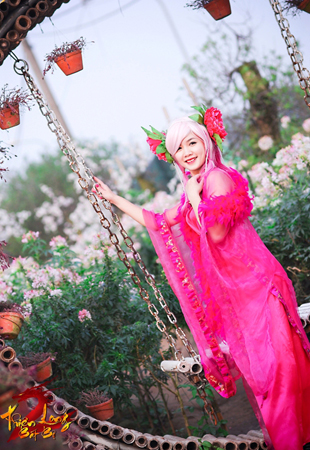 Không chỉ mở ra cho những vùng đất mới, những chuỗi nhiệm vụ mới, những cơ hội để cải thiện sức mạnh của nhân vật,… Thiên Long Bát Bộ 3 còn cho phép người chơi ở những cụm máy chủ khác nhau được gặp gỡ, giao lưu, thi đấu, trao đổi vật phẩm,…