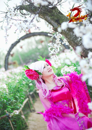 Chia sẻ thêm về lý do thực hiện bộ ảnh này, Bảo Ngọc cho biết: “Đây chính là món quà nhỏ mà mình gửi tặng tất cả những người vận hành game, mong các anh cố gắng để Thiên Long Bát Bộ 3 sớm hoàn thiện để ra mắt. Ngọc cũng xin chúc tất cả anh em, bằng hữu ở cụm máy chủ Giao Long mạnh khỏe, đoàn kết, cùng nhau khám phá hết những tính năng mới mẻ phiên bản mới”.