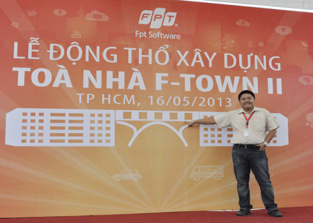 Anh Trần Minh Trí, cán bộ tổng hội FPT Software HCM, cho biết tòa nhà F-Town2 sẽ nối với tòa nhà hiện tại bằng cầu thang.