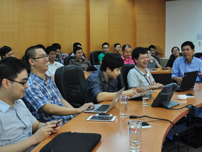Gần 60 chuyên gia trong tập đoàn đã tham gia hội thảo về xu thế di động do Viện Nghiên cứu Công nghệ FPT tổ chức. Ảnh: Lâm Thao.