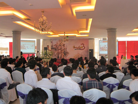 Những buổi họp mặt offline của cộng đồng người chơi Thiên Long Bát Bộ diễn ra sôi nổi tại Hà Nội và TP HCM. Ảnh: FPT Online.