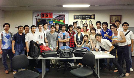 Các thành viên dự kiến tham dự chuyến leo núi chinh phục đỉnh Phú Sĩ sau bài kiểm tra thể lực tại FPT Japan.
