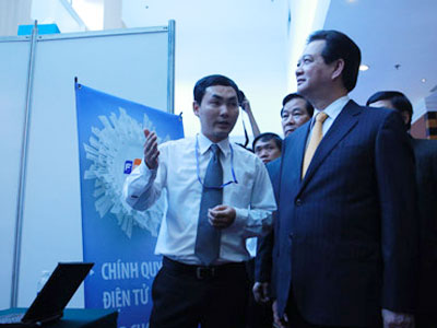 CNTT là nền tảng của phương thức phát triển mới” trong thông điệp của Thủ tướng tại Diễn đàn cấp cao Vietnam ICT Summit 2013