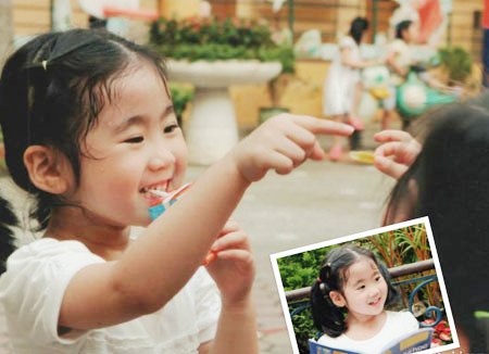 Bé gái Phương Thu Thảo, con gái anh Phương Đình Chiến, FPT IS rất vui vẻ và làm quen nhanh chóng với môi trường lớp 1 tại một trong những ngôi trường