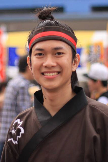 Anh Trần Quang Hải, nhân viên QA của FPT Software yêu thích các hoạt động ngoại khóa nhất là nhảy Yosakoi. Với mái tóc dài bồng bềnh, anh Hải luôn khiến chị em liên tưởng tới các anh chàng