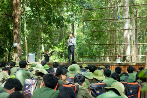 Toàn bộ khu căn cứ rộng 72ha, giữa khu rừng già, cách biên giới Việt Nam – Campuchia 3km. Khu vực ngoại vi căn cứ được xây dựng nhiều tuyến bảo vệ với hệ thống chốt, trạm gác. Bên trong có các cơ quan trực thuộc Trung ương Cục như: Ban An ninh, Ban Tuyên huấn, Bộ chỉ huy Quân sự Miền, Chính phủ Cách mạng Lâm thời Cộng hòa miền Nam Việt Nam, Ban Hậu cần, Đài Phát thanh, Bệnh viện, Nhà in, Công binh xưởng. Song song đó còn hình thành một đơn vị hành chính huyện, xã, trong khu căn cứ (có lúc phân ra 13 huyện trong căn cứ).
