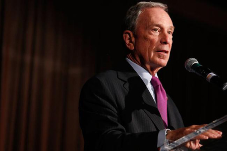 Michael Bloomberg là ông chủ kiêm sáng lập viên Tập đoàn truyền thông khổng lồ Bloomberg, đồng thời giữ chức Thị trưởng thành phố New York (Mỹ).