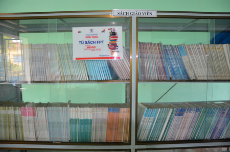 Tủ sách FPT ở ngôi trường vùng bão lũ Quảng Nam.