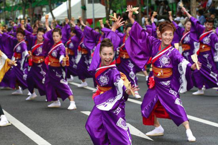 Điệu múa Yosakoi truyền thống của Nhật Bản. Ảnh: Internet