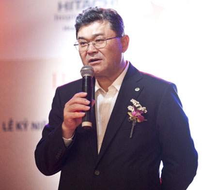 Đại diện Hitachi, ông Kaichiro Sakuma cho rằng: “Tăng trưởng gấp 5 lần là việc không dễ, nhưng tôi tin với sự chuyên nghiệp của các bạn mục tiêu đó sẽ đạt được. Mối quan hệ của FPT và Hitachi sẽ phát triển trên toàn cầu”.