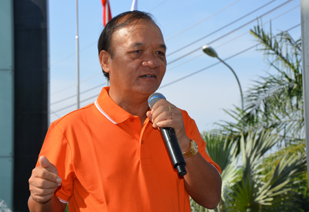 Anh Hoàng Minh Châu, đại diện Ban lãnh đạo, phát biểu