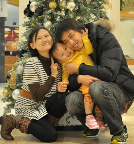 Vợ chồng chị Giang, anh Hà cùng cô con gái đáng yêu trong dịp nghỉ lễ tại Nhật.