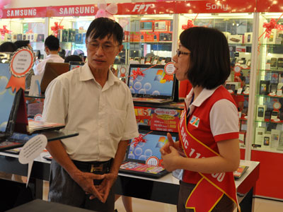 Việc mở rộng vùng phủ mạnh mẽ đã đưa FPT Retail trở thành đơn vị có mức độ tăng trưởng nhân sự cao nhất FPT. Ảnh: Thanh Nga.