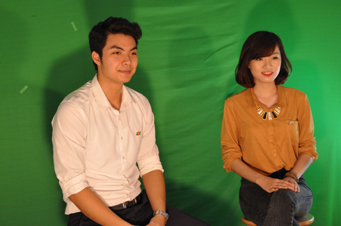 Cặp đôi MC của phần Tin tức (FUN News), Lê Phát Đạt (FUN) và Nguyễn Thu Hằng (FSOFT)