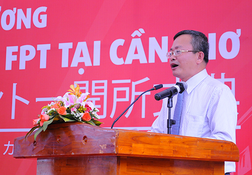 Ông Nguyễn Trung Nhân, đại diện lãnh đạo Cần Thơ phát biểu với cam kết sẽ ủng hộ mạnh mẽ các doanh nghiệp CNTT như FPT Software.