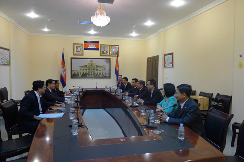 Chuyến làm việc của TGĐ FPT Bùi Quang Ngọc với các Bộ, ngành Campuchia.